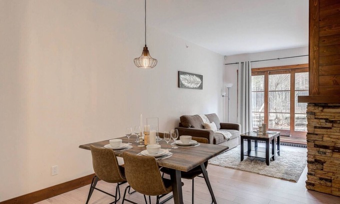 Versant Soleil Apartamento | Tremblant Alpine Haven | Ski-In/Out | Pool & Spa