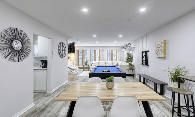 Mont-Tremblant Cabaña | Tremblant|Mountain|Lake|Pool Table| Views