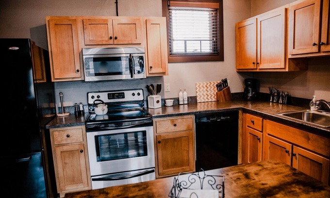 Salina Apartamento | Trendy 3-Bedroom Extended Stay