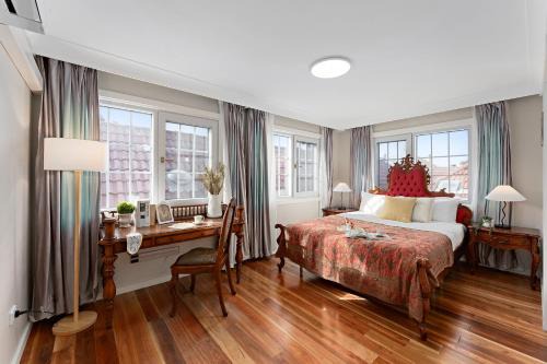 Petersham North Casa | Trendy 4BR Petersham Stay Steps from Top Cafés
