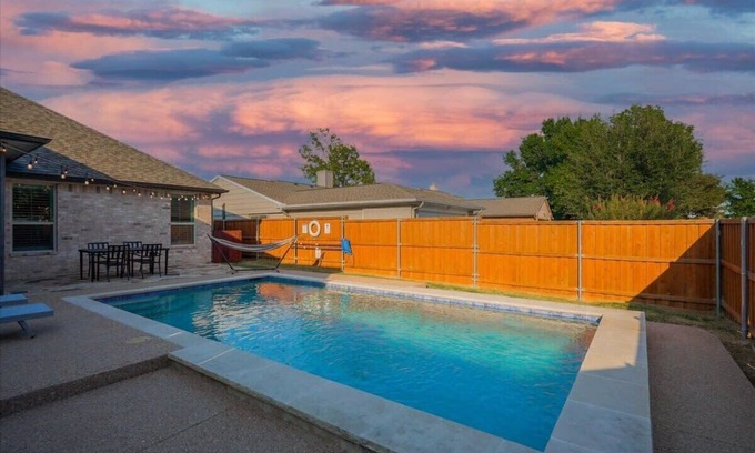 Rowlett Casa | Trendy and Modern home w/ a Private Pool