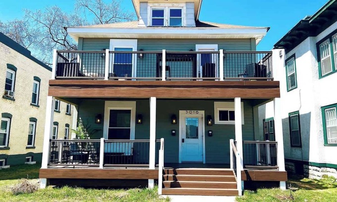 Lyn-Lake Apartamento | Trendy and Stylish 3BR Uptown Unit