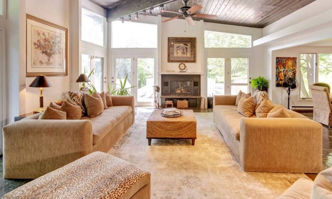 Denver Casa | Trendy Contemporary Vibe Private Pool and Hot Tub