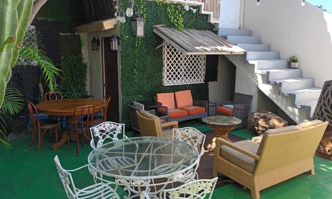 Madero Sur Casa | Trendy green Cabin