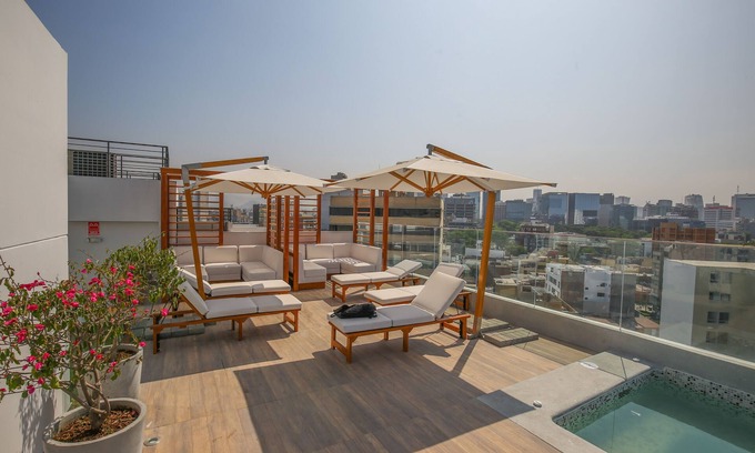 Centro Financiero de San Isidro Apartamento | Trendy Host Black - San Isidro