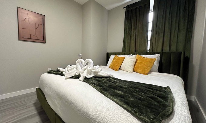 Albany Apartamento | Trendy Parkside 2-bedroom with Private Entrance