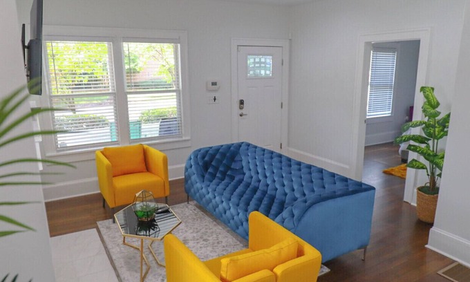West End Casa | Trendy West End Retreat