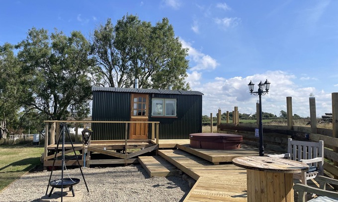 Cardigan Cabaña | Trenewydd Farm Holiday Cottages
