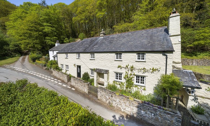 Trentishoe Casa | TRENTISHOE COOMBE, pet friendly, luxury holiday cottage in Parracombe