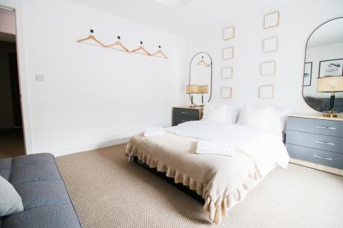 Pentre Casa | Treorchy Terrace Grand Villa In Stunning Rhondda Valley By StayStaycations
