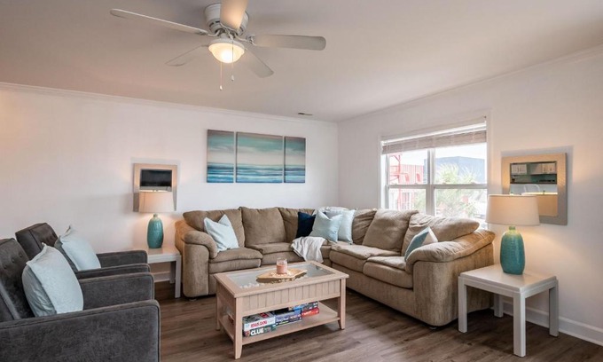 Long Beach Casa | Tres Pajaritos