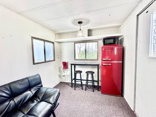 Bloomington Casa | Trestle Creeks Farmhouse Fort Tiny House