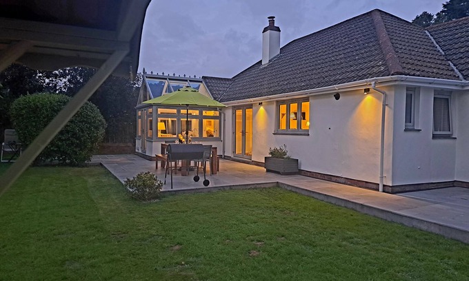 Port Isaac Casa | Trevallion is a stunning bungalow in idyllic surroundings, near Port Isaac.