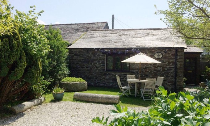 St Merryn Cabaña | Treveglos Barn, near to Newquay & Padstow