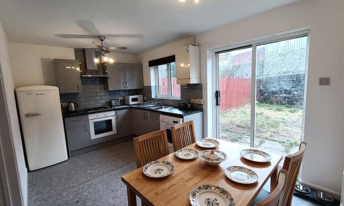 Merthyr Tydfil Casa | Trevithick Gardens, No 47.