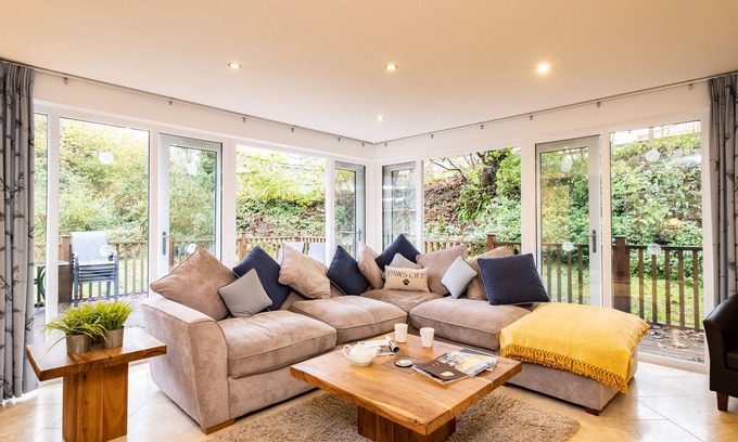 St Austell Cabaña | Trewhiddle Villa 16 - un trewhiddle con capacidad para 7 personas en 4 habitaciones
