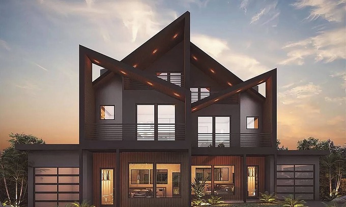 Galindo Casa | Triangles - Modern Luxury 5BR Villa, Downtown, Pool, Hot Tub, Sauna, Concierge