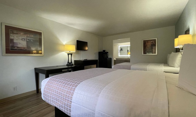 Southpoint Hotel | Tricove Inn & Suites