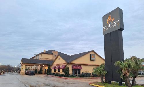 Read Boulevard East Hotel | Trident Inn & Suites New Orleans
