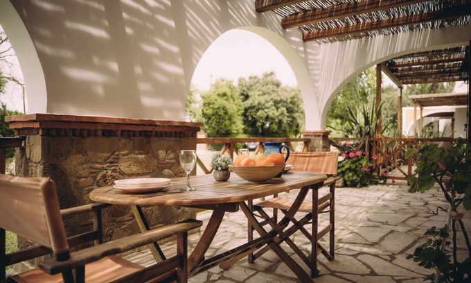 Ilida Apartamento | Trikalioti's Lush Estate Apt Afrodity, Palouki, Greece