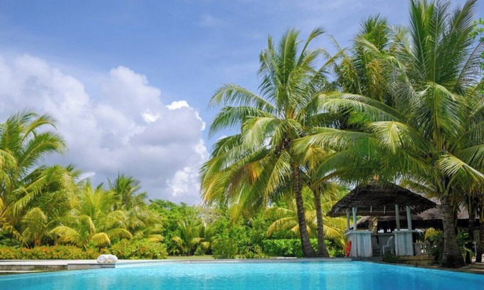 Telukbakau Complejo | Trikora Beach Club & Resort