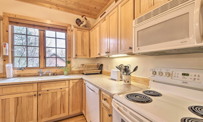 Cashiers Condominio | ¡NUEVO! Condominio en el campo de golf - Mins To Lake Glenville