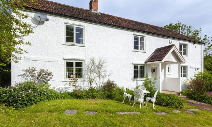 Roadwater Cabaña | Trinity Cottage - Sleeps 8 - Roadwater, Exmoor