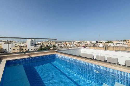 Naxxar Casa | Trinity house with a private rooftop pool