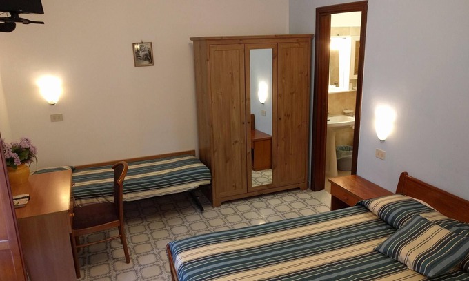 Sant'Angelo Casa | Tripla ST-Triple room-Ensuite with Shower