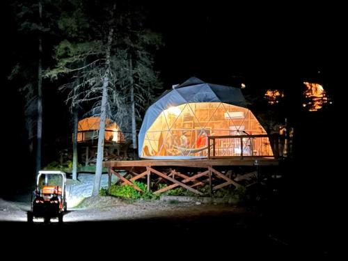 West Glacier Complejo | Triple G’s Resort - Geodome 9