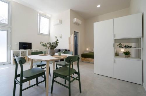 Castel San Pietro Terme Apartamento | Triple room in Frassino Apartment