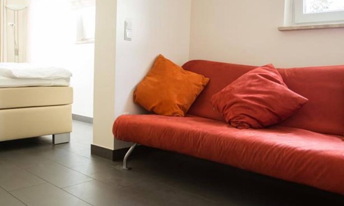 Loretto Casa | Habitación triple con ducha y aseo - B u. B Villaverde