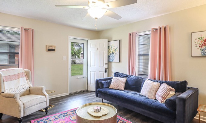 Gulfport Apartamento | Triple Tail Alley - Unit H - Downtown Gulfport!