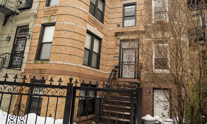 Brownsville Casa | TRIPLEX ON THE PARKWAY