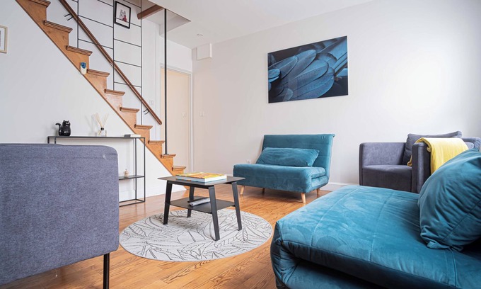 Hincmar Apartamento | TRIPLEX with office and free parking just a stone's throw from Reims Cathedral!