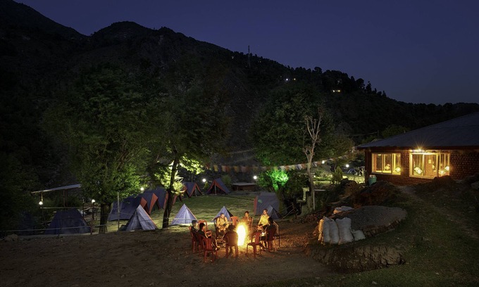 Dharamshala Alquiler De RV | Triund Camps Riverside Resort