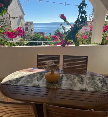 Businci Apartamento | Trogir Čiovo Large seaview apartment near the sea in Okrug