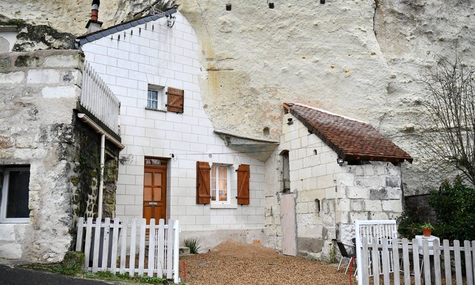 Bourre Apartamento | Troglodyte apartment Le Troglo du boy'fini - the cottages of the castles