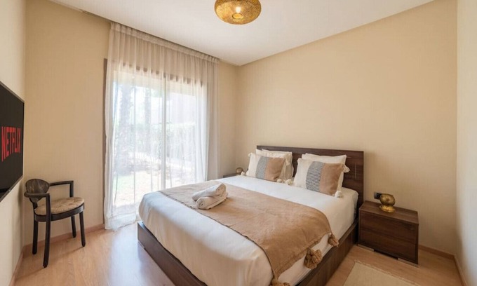Menara Apartamento | Trois Chambres et Jardin Privé à Prestigia