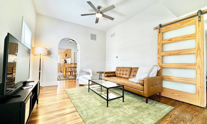 Upland Casa | Trojan Hideaway on First Street