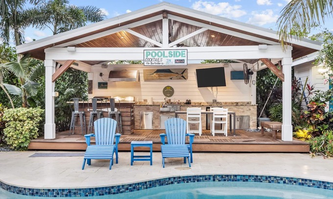 Braden River Casa | Trophy Fish, Family and Pet Friendly with backyard privacy!