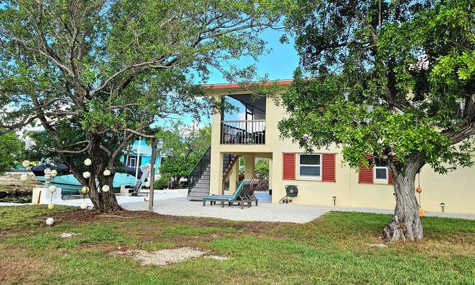 Doctor's Arm Casa | Tropical Canal-front Cottage in the Lower Florida Keys