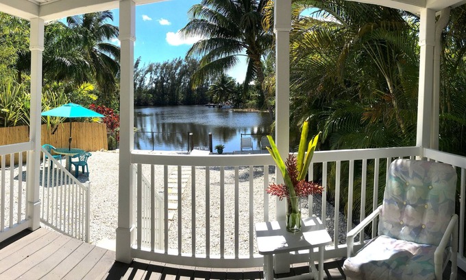East Naples Cabaña | Tropical Cottage with Million Dollar View- Private home
