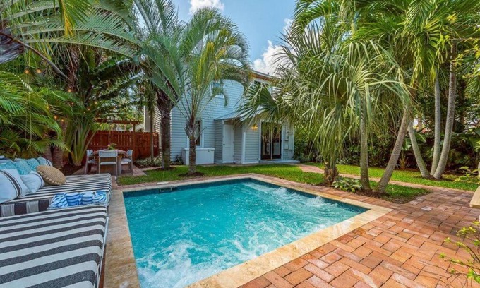 Flamingo Parks Villa | Tropical Estate w/Guesthouse & Pool. Sleeps 8!