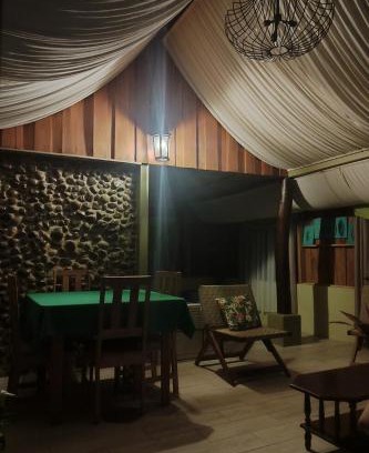 Chachagua Chalet De Esquí | Tropical Forest Adventure Near Arenal Volcano