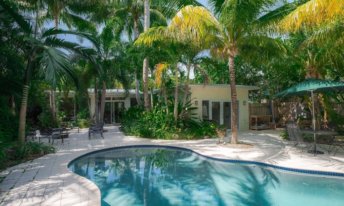 Delray Beach Casa | ¡Lozano! Piscina de agua salada - Cls a la playa! ESPECIALES DE VERANO