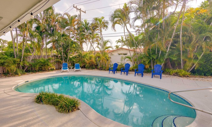 Imperial Point Casa | Aislado retiro de piscina tropical de 3 habitaciones y 2 baños a 2 millas de la playa.