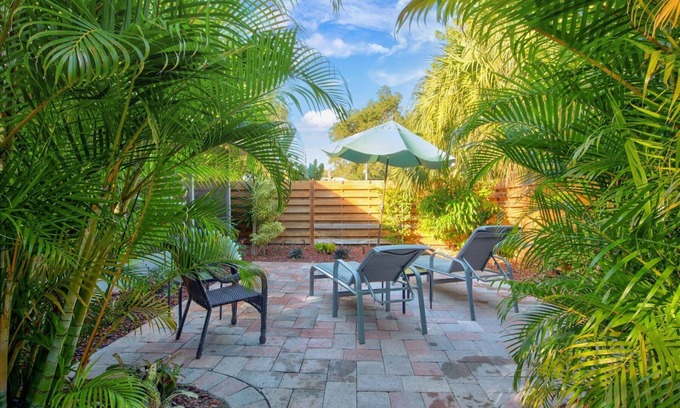 Gillespie Park Casa | Tropical Oasis in Gillespie Park
