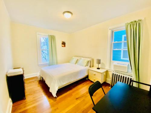 Irvington Casa | Tropical Oasis - Room 3