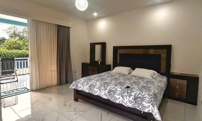 Santa Lucia Casa | Paraíso tropical: 500 m playa Cocles, a/c y piscina privada